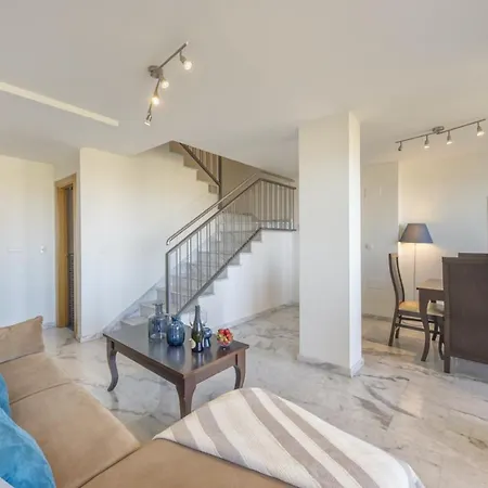 Torrequebrada Luxury Penthouse Apartment *